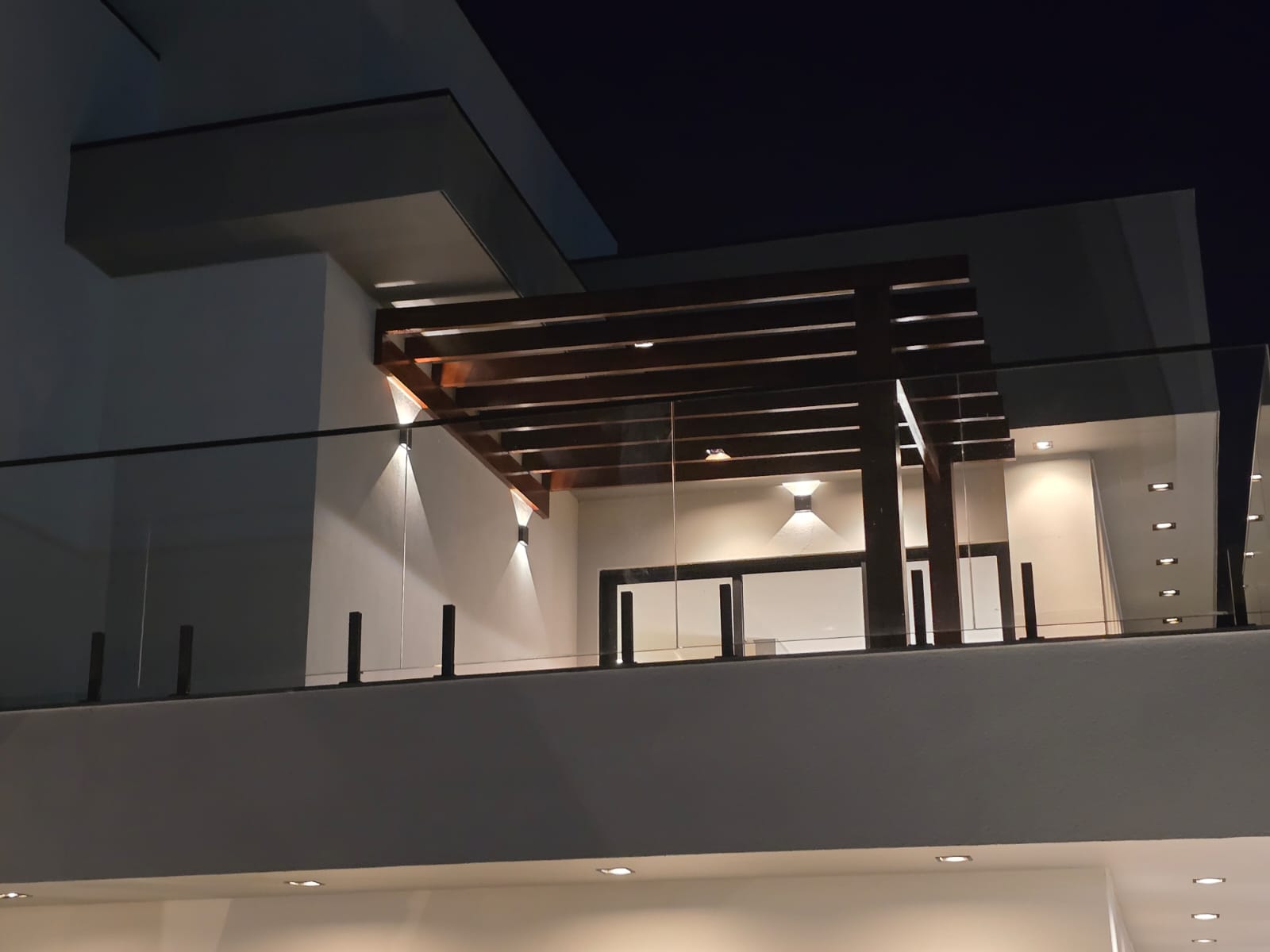 WhatsApp Image 2025-03-21 at 17.27.00 (2)