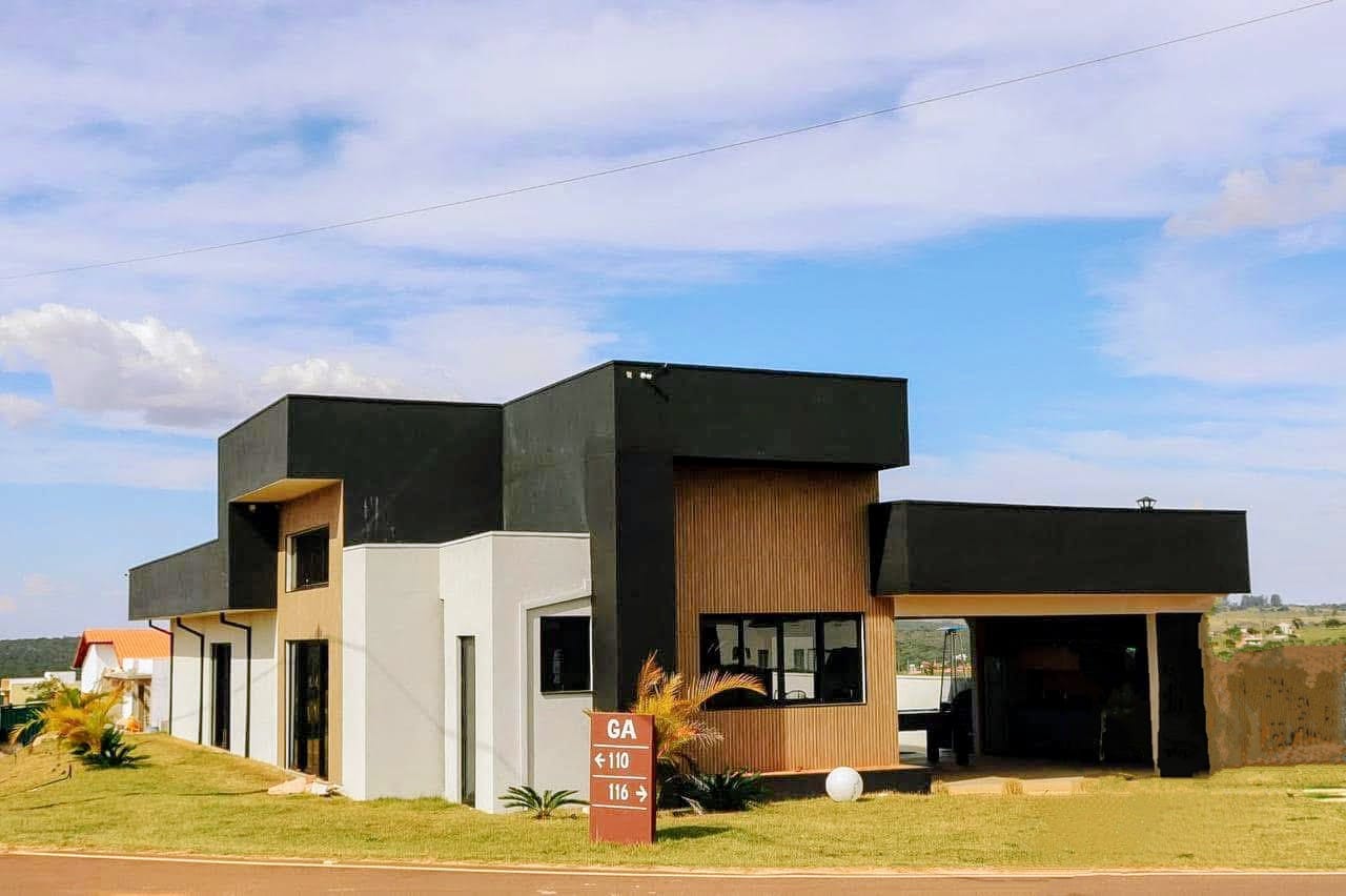 WhatsApp Image 2025-05-10 at 18.32.01