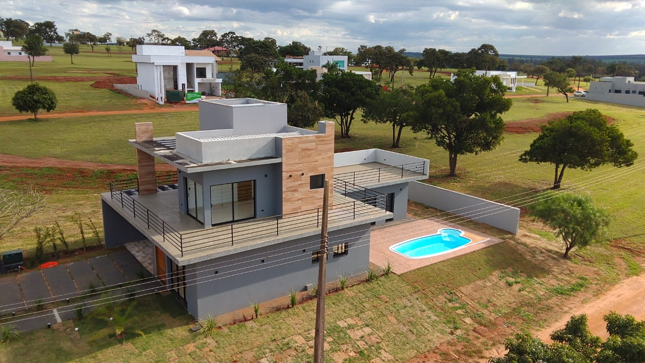 WhatsApp Image 2025-10-17 at 16.20.36 (4)